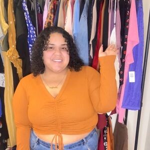 Meet your Posher, Damaris